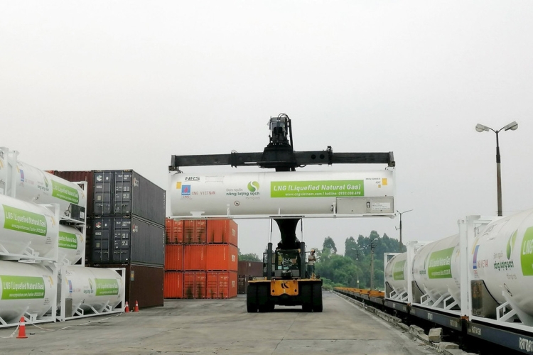 Gỡ điểm nghẽn logistics để bứt phá